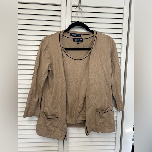 Second Round - Picture 13 of 15